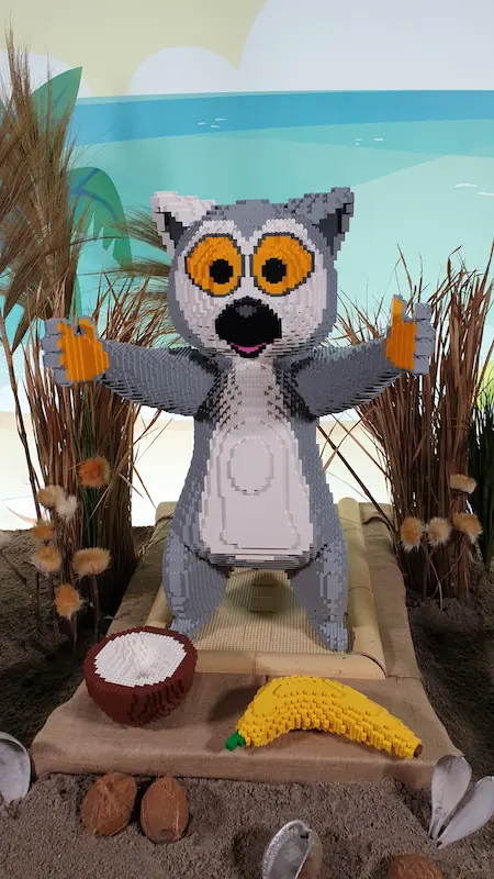 Zu sehen ist Katta von Schauinsland Reisen. Das war das erste von uns komplett verklebte Modell.