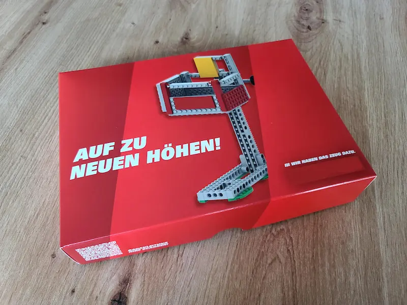 Verpackung vom Modell aus Legosteinen vom Geda 500Z